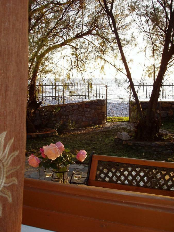Elpidas Holiday House Kardhamili Ngoại thất bức ảnh